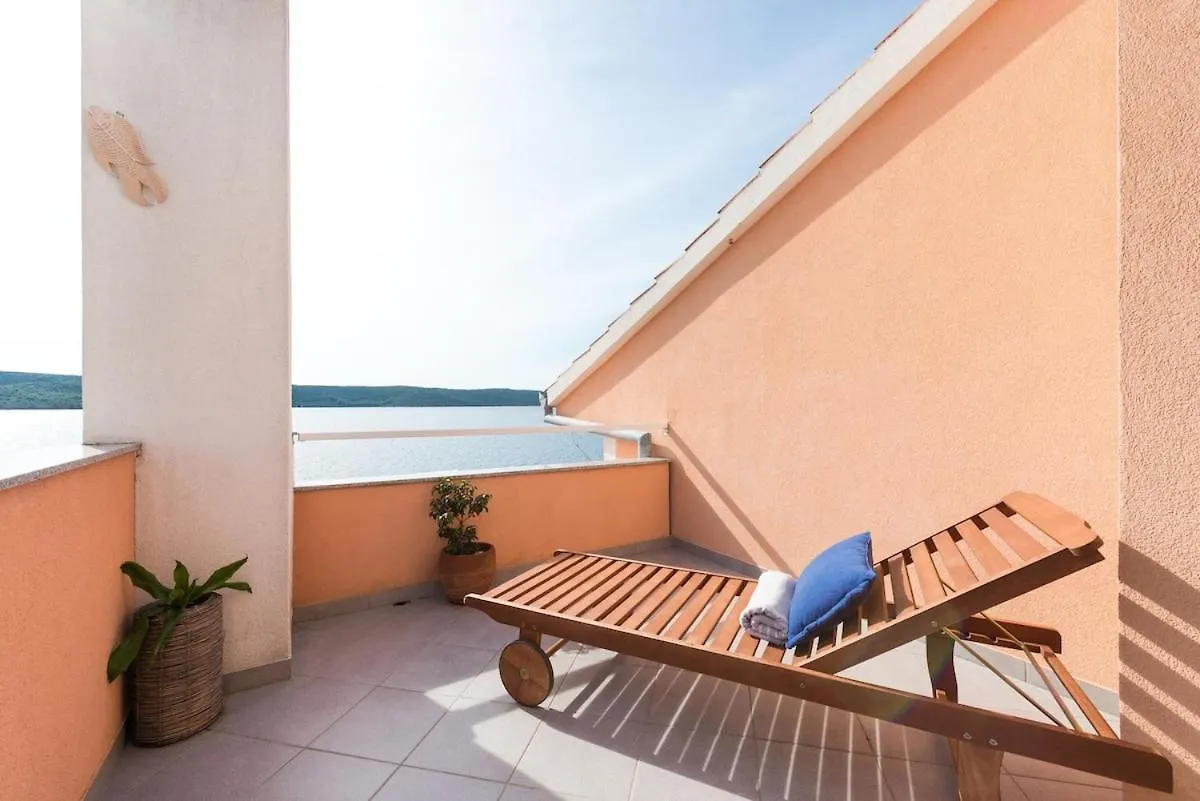 Beautiful Sea View Apartment Zverinac